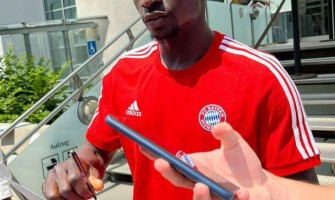 Mané viste la camiseta del Bayern