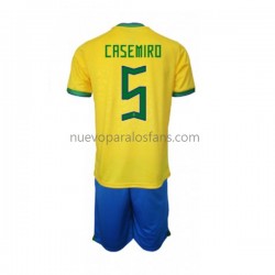 Camiseta de Fútbol Brasil Casemiro 5 Niño Casa Copa Mundial 2022 Manga Corta